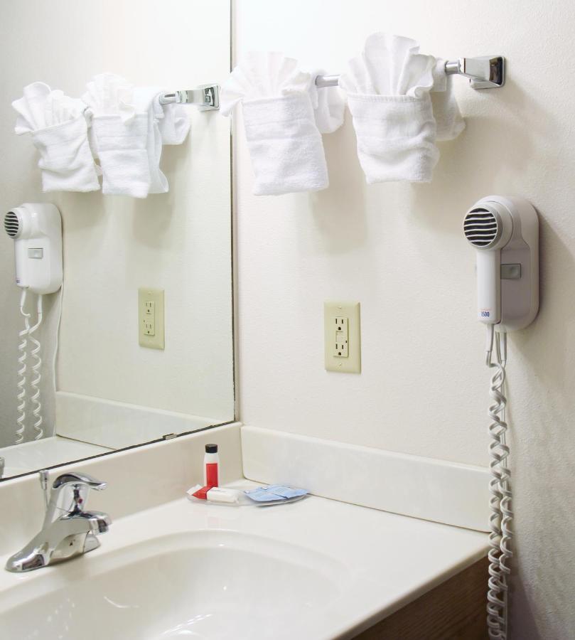 Homestead Inn And Suites Hardin Ngoại thất bức ảnh