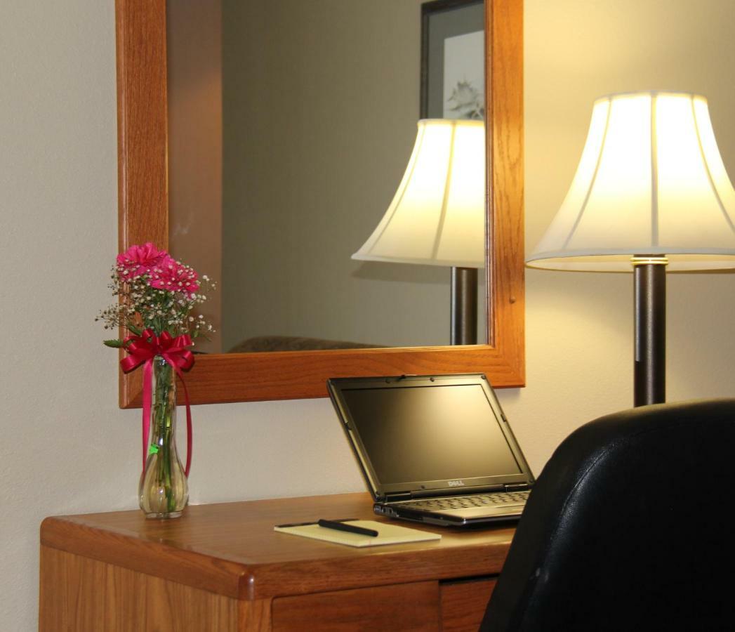 Homestead Inn And Suites Hardin Ngoại thất bức ảnh